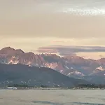 Willa Vecchia Fontana Al Mare - Tra Liguria E Toscana Tra Viaregggio, Dei Marmi E Cinque Terre- Haus Am Bei La Spezia *