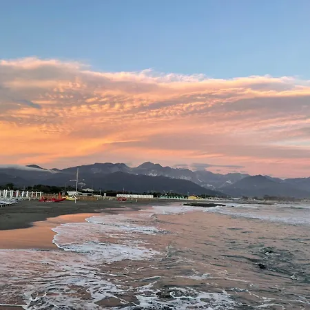 Vecchia Fontana Al Mare - Tra Liguria E Toscana Tra Viaregggio, Dei Marmi E Cinque Terre- Haus Am Bei La Spezia فيلة