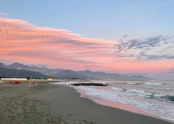 Вилла Vecchia Fontana Al Mare - Tra Liguria E Toscana Tra Viaregggio, Dei Marmi E Cinque Terre- Haus Am Bei La Spezia