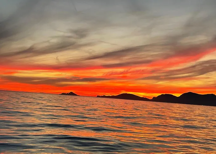 Вилла Vecchia Fontana Al Mare - Tra Liguria E Toscana Tra Viaregggio, Dei Marmi E Cinque Terre- Haus Am Bei La Spezia