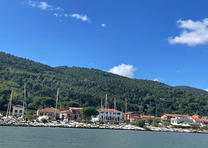 Vecchia Fontana Al Mare - Tra Liguria E Toscana Tra Viaregggio, Dei Marmi E Cinque Terre- Haus Am Bei La Spezia *
