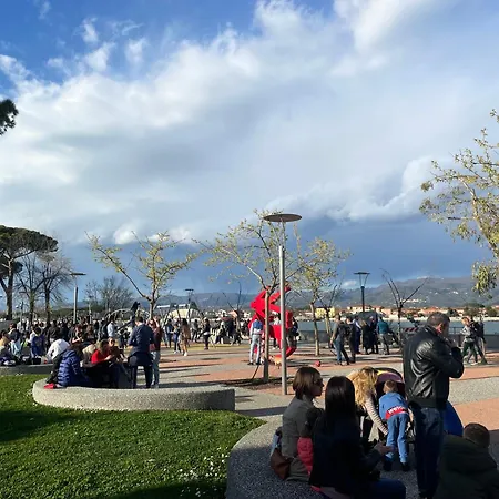 Villa Vecchia Fontana Al Mare - Tra Viaregggio Forte De Marmi E Cinque Terre- Haus Am Meer Badeort Naehe La Spezia