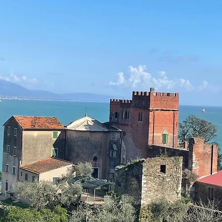 Villa Vecchia Fontana Al Mare - Tra Viaregggio Forte De Marmi E Cinque Terre- Haus Am Meer Badeort Naehe La Spezia *