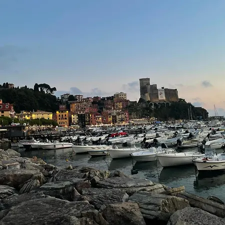 Villa Villa Vecchia Fontana Al Mare - Tra Viaregggio Forte De Marmi E Cinque Terre- Haus Am Meer Badeort Naehe La Spezia