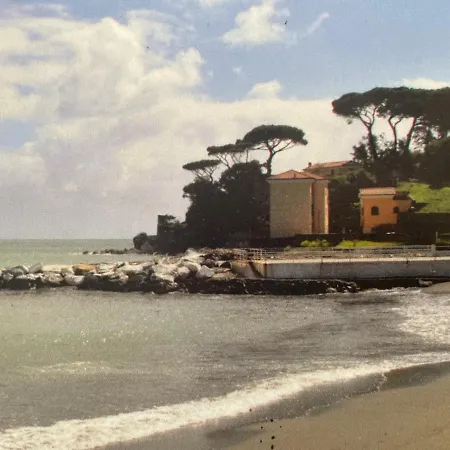 Villa Vecchia Fontana Al Mare - Tra Viaregggio Forte De Marmi E Cinque Terre- Haus Am Meer Badeort Naehe La Spezia