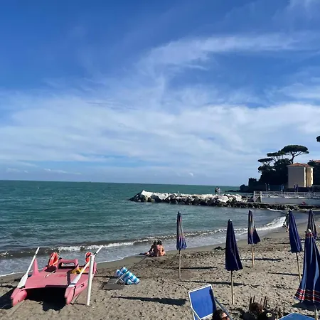 Villa Vecchia Fontana Al Mare - Tra Viaregggio Forte De Marmi E Cinque Terre- Haus Am Meer Badeort Naehe La Spezia Villa *