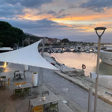 Vecchia Fontana Al Mare - Tra Liguria E Toscana Tra Viaregggio, Dei Marmi E Cinque Terre- Haus Am Bei La Spezia *