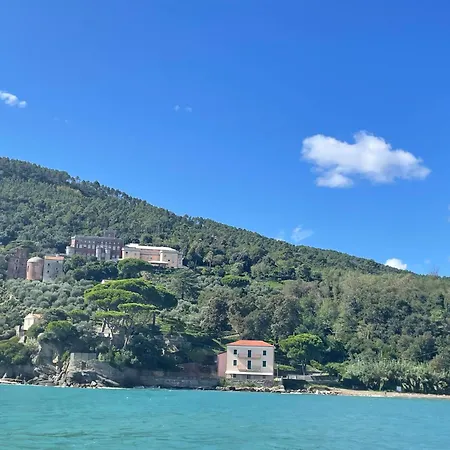 Villa Vecchia Fontana Al Mare - Tra Liguria E Toscana Tra Viaregggio, Dei Marmi E Cinque Terre- Haus Am Bei La Spezia Bocca di Magra