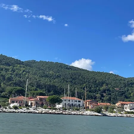 Vecchia Fontana Al Mare - Tra Liguria E Toscana Tra Viaregggio, Dei Marmi E Cinque Terre- Haus Am Bei La Spezia *