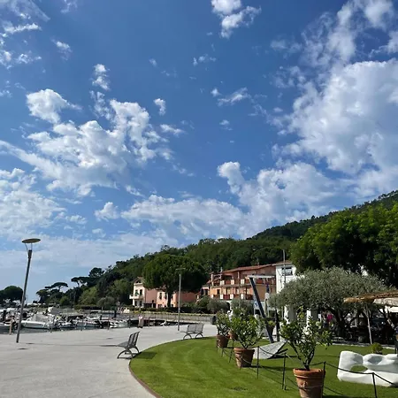 Vecchia Fontana Al Mare - Tra Liguria E Toscana Tra Viaregggio, Dei Marmi E Cinque Terre- Haus Am Bei La Spezia