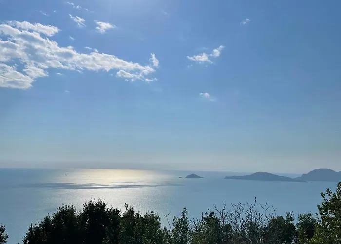 Villa Vecchia Fontana Al Mare - Tra Liguria E Toscana Tra Viaregggio, Dei Marmi E Cinque Terre- Haus Am Bei La Spezia *