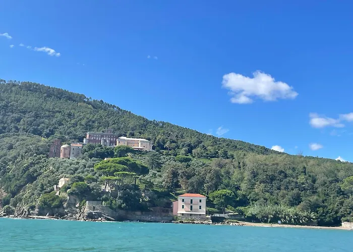 Villa Vecchia Fontana Al Mare - Tra Liguria E Toscana Tra Viaregggio, Dei Marmi E Cinque Terre- Haus Am Bei La Spezia Bocca di Magra