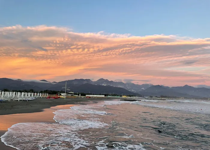 Vecchia Fontana Al Mare - Tra Liguria E Toscana Tra Viaregggio, Dei Marmi E Cinque Terre- Haus Am Bei La Spezia Villa
