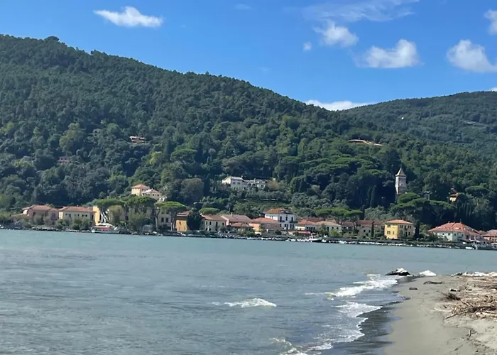 Vecchia Fontana Al Mare - Tra Liguria E Toscana Tra Viaregggio, Dei Marmi E Cinque Terre- Haus Am Bei La Spezia Villa *
