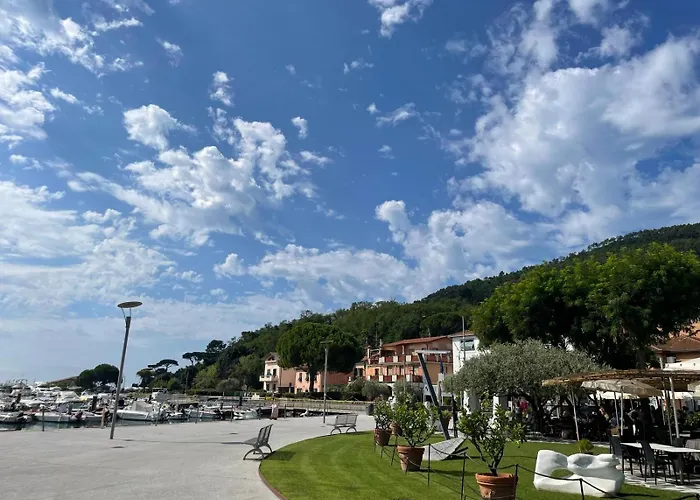 Vecchia Fontana Al Mare - Tra Liguria E Toscana Tra Viaregggio, Dei Marmi E Cinque Terre- Haus Am Bei La Spezia